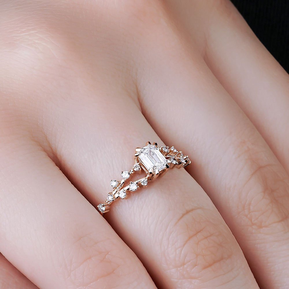 0.40 Karat Emerald & 0.10 Karat Yuvarlak Kesim GIA/HRD Sertifikalı Pırlanta Tasarım Yüzük - RNF0627 | Ronaff Pırlanta | Tektaş Yüzük, Pırlanta Yüzük, Kolye, Küpe