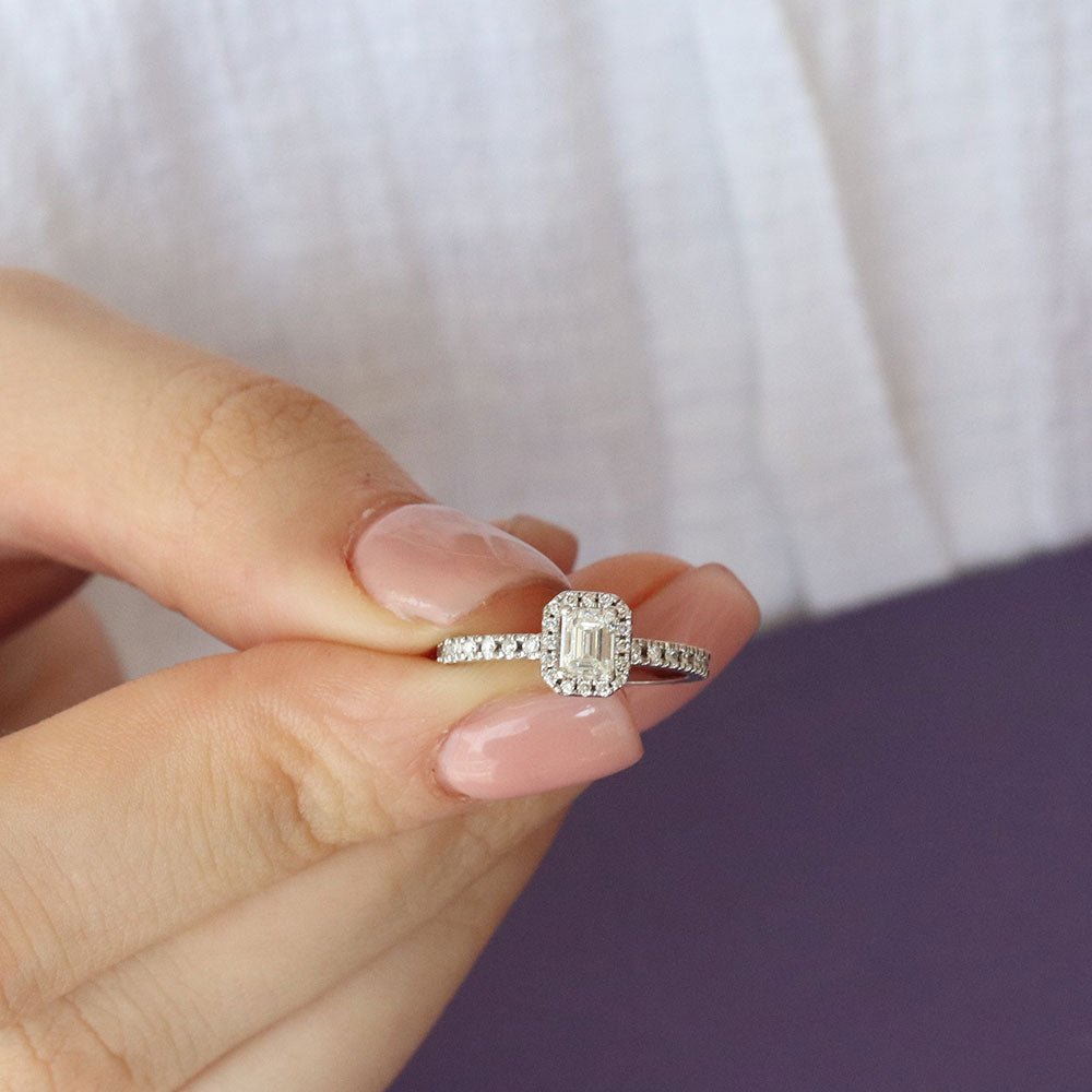 0.64 Karat Emerald Kesim Tektaş Pırlanta Yüzük - RNF0655 | Ronaff Pırlanta | Tektaş Yüzük, Pırlanta Yüzük, Kolye, Küpe