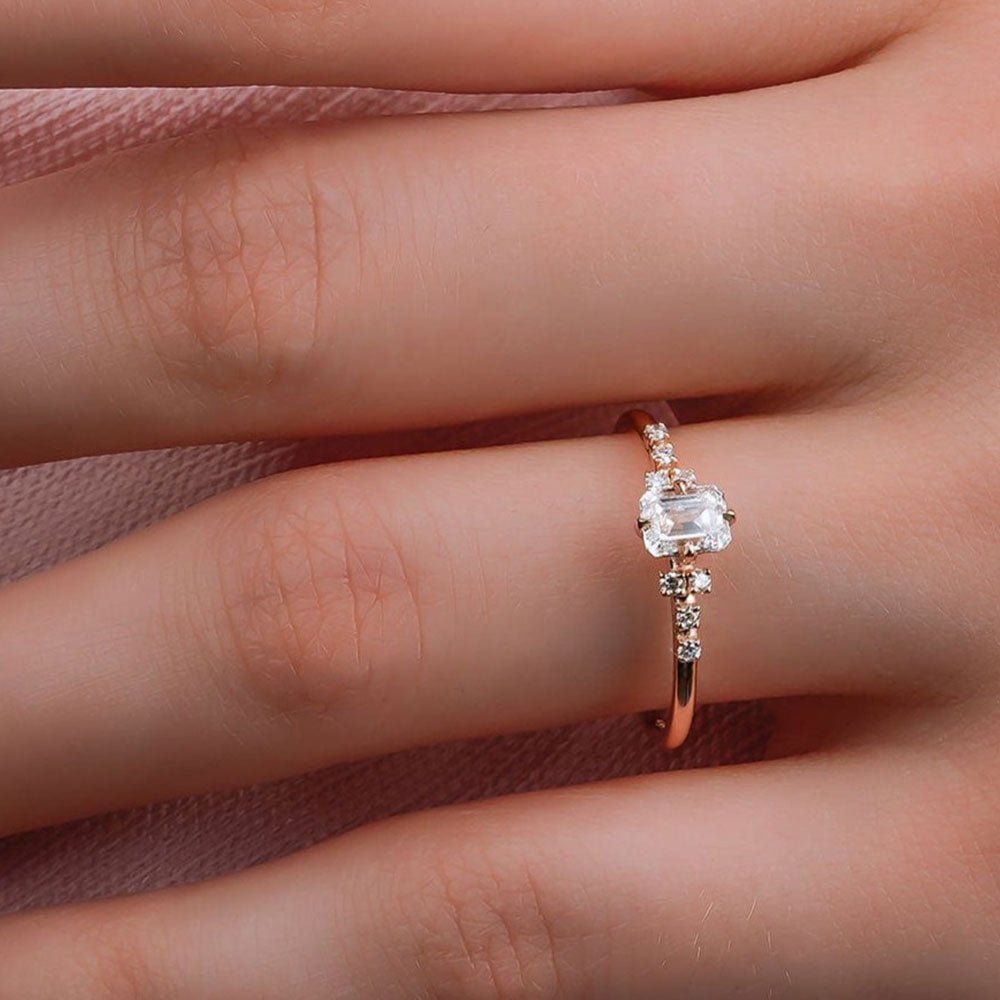 0.36 Karat Emerald Kesim Tektaş & 0.08 Karat Yuvarlak Kesim HRD Sertifikalı Pırlanta Yüzük - RNF0604 | Ronaff Pırlanta | Tektaş Yüzük, Pırlanta Yüzük, Kolye, Küpe
