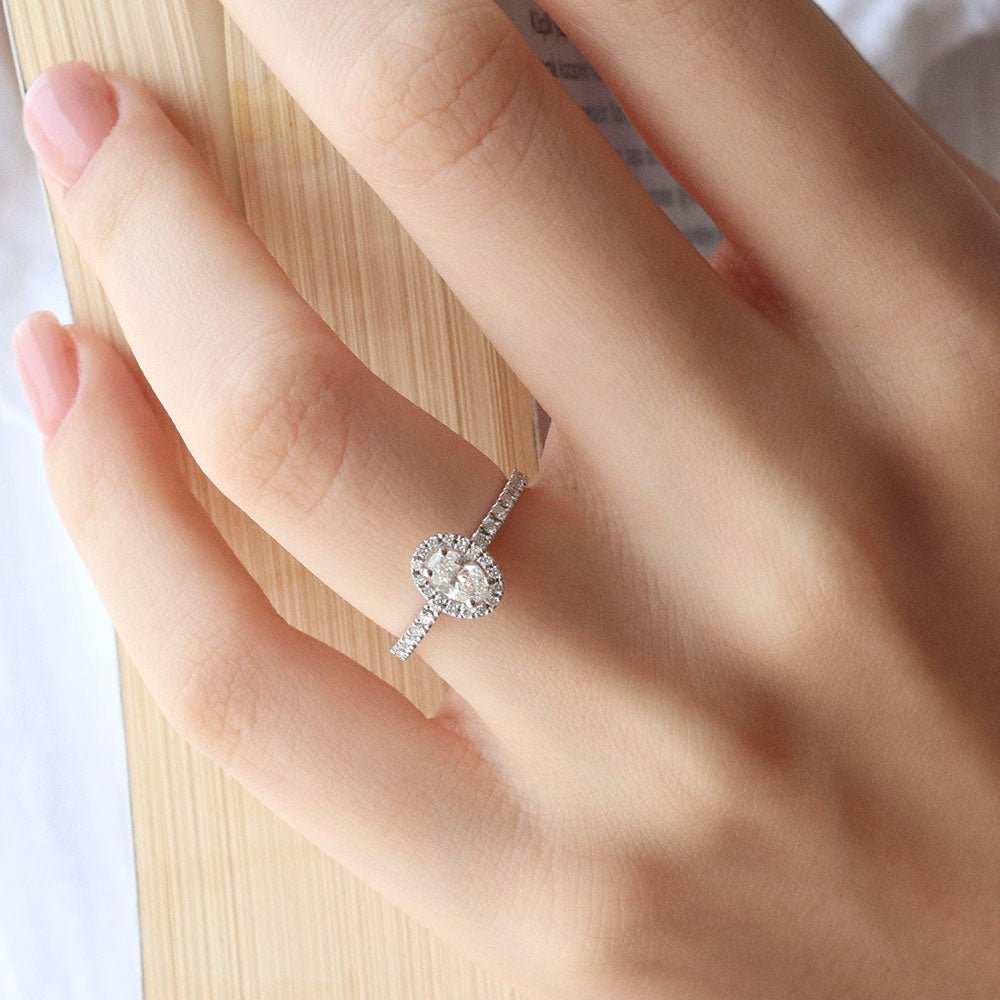 0.40 Karat Oval Tektaş & 0.20 Karat Halo GIA/HRD sertifikalı Pırlanta Yüzük - RNF0094 | Ronaff Pırlanta | Tektaş Yüzük, Pırlanta Yüzük, Kolye, Küpe