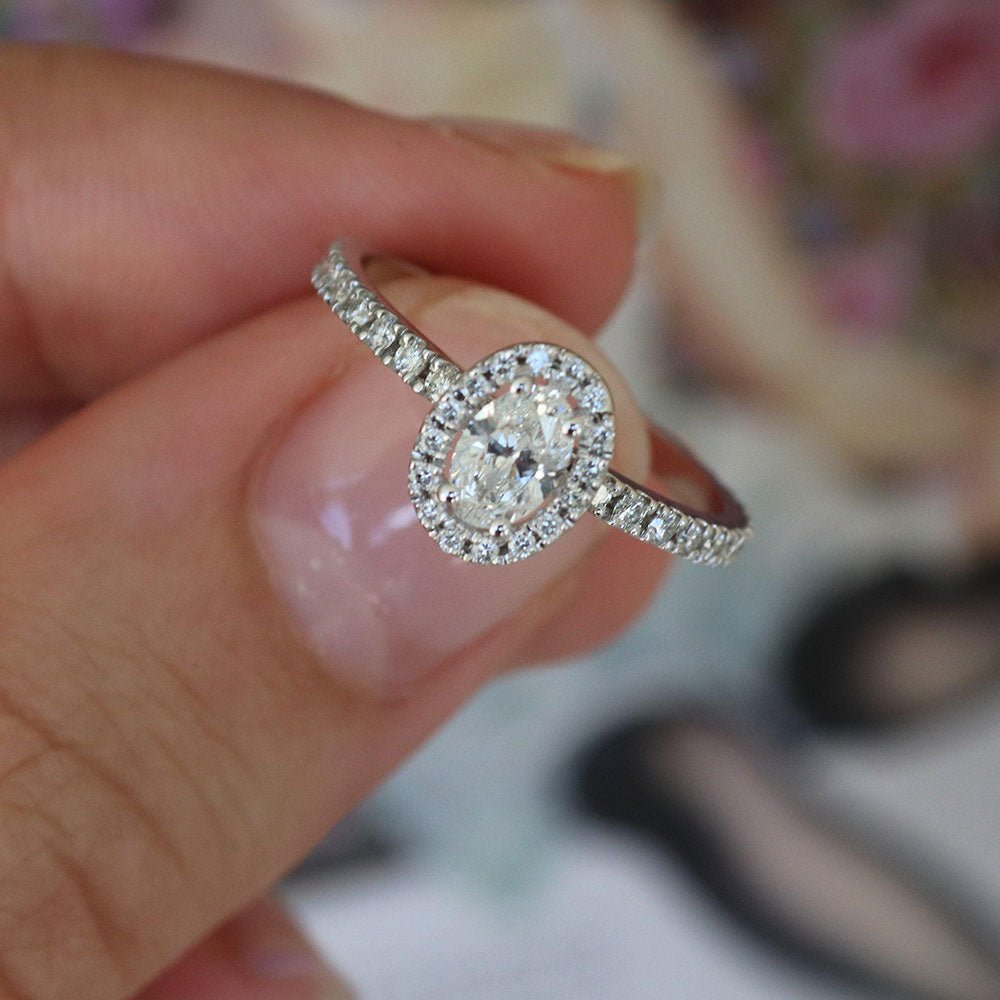 0.40 Karat Oval Tektaş & 0.20 Karat Halo GIA/HRD sertifikalı Pırlanta Yüzük - RNF0094 | Ronaff Pırlanta | Tektaş Yüzük, Pırlanta Yüzük, Kolye, Küpe