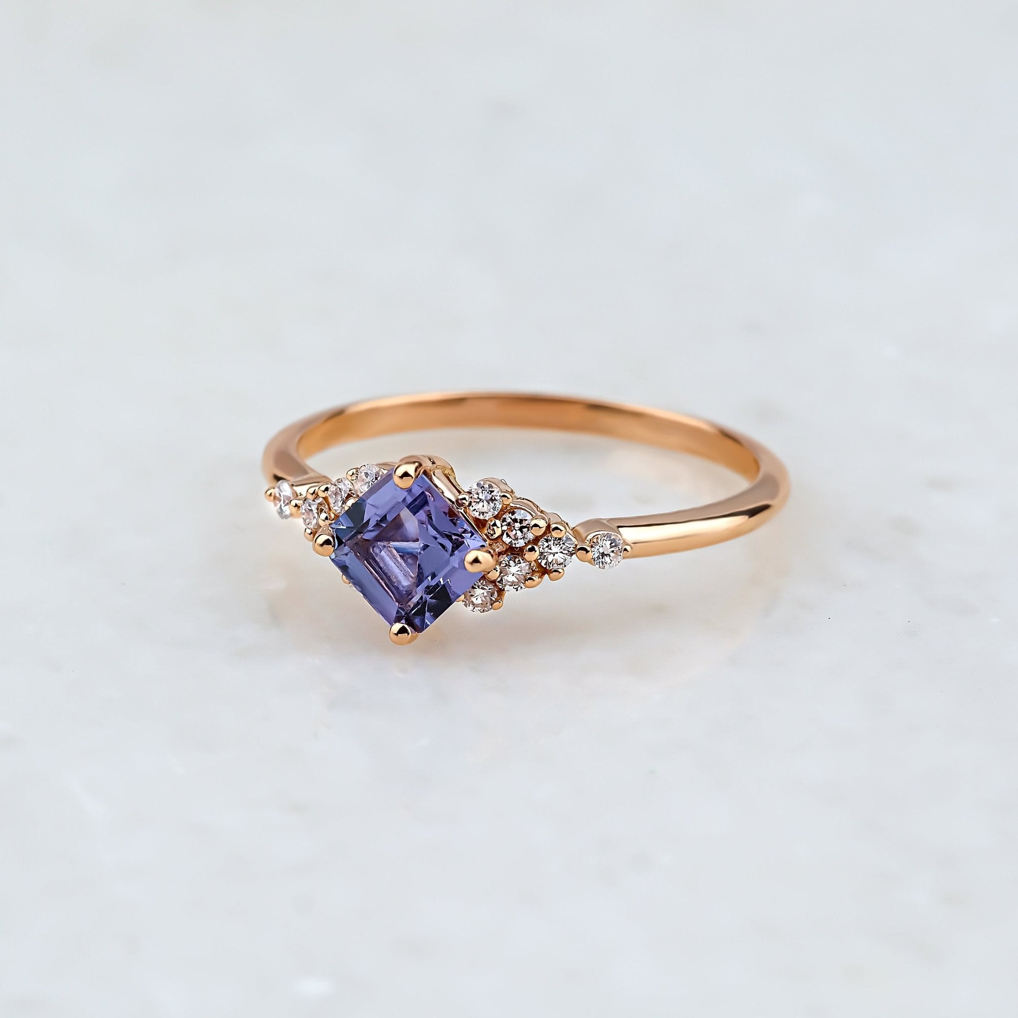 0.45 Karat Prenses Kesim Spinel & 0.11 Karat Yuvarlak Kesim Tasarım Tektaş Pırlanta Yüzük - RNF0761 | Ronaff Pırlanta | Tektaş Yüzük, Pırlanta Yüzük, Kolye, Küpe