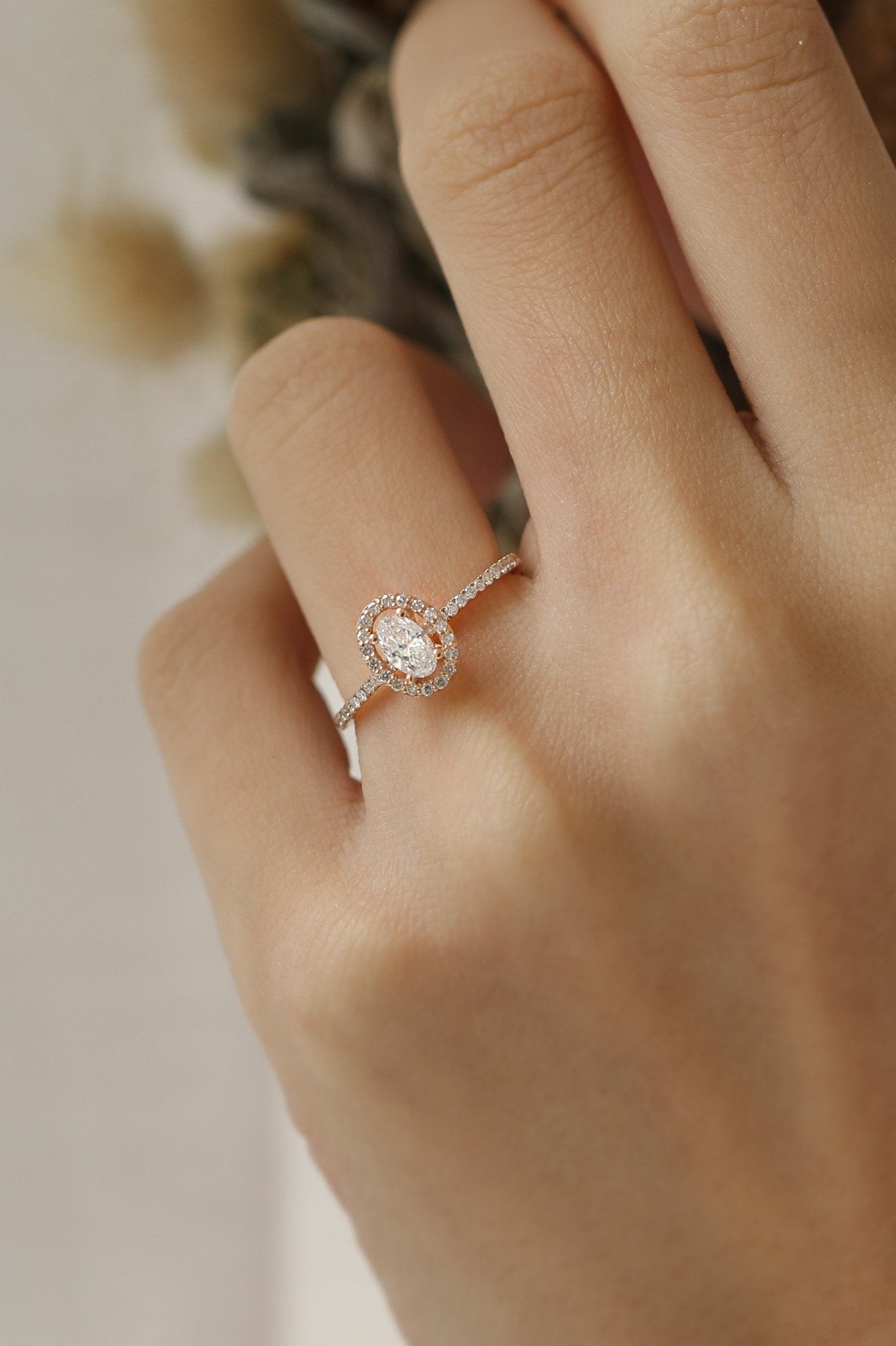 0.62 Karat Oval Kesim Halo Pırlanta Yüzük - RNF0647 | Ronaff Pırlanta | Tektaş Yüzük, Pırlanta Yüzük, Kolye, Küpe