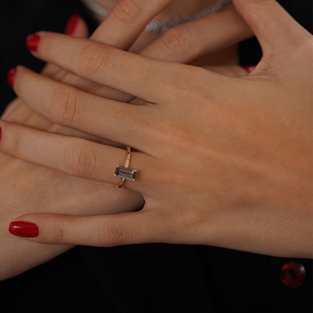 0.80 Karat Baget Kesim Spinel Tektaş Yüzük - RNF0637 | Ronaff Pırlanta | Tektaş Yüzük, Pırlanta Yüzük, Kolye, Küpe