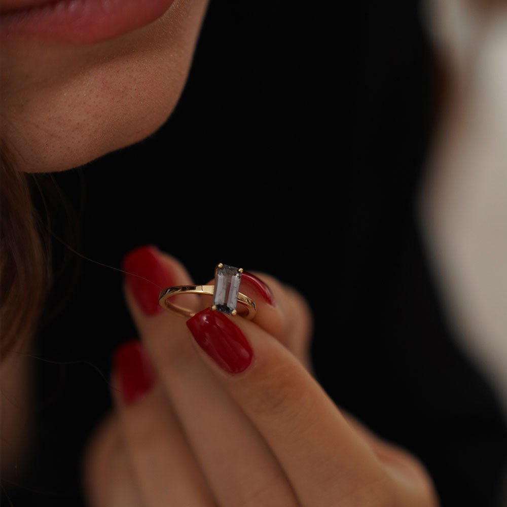 0.80 Karat Baget Kesim Spinel Tektaş Yüzük - RNF0637 | Ronaff Pırlanta | Tektaş Yüzük, Pırlanta Yüzük, Kolye, Küpe