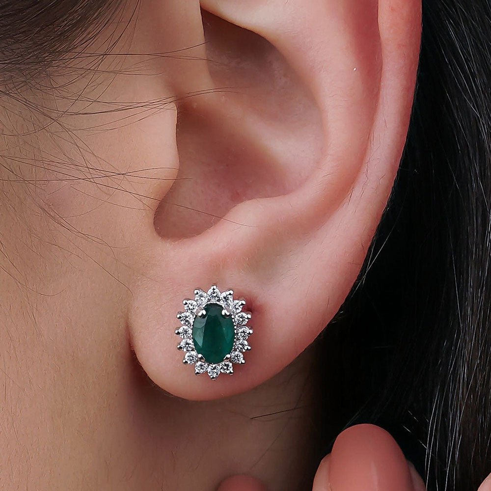 2.40 Karat Oval Kesim Zümrüt Pırlantalı Küpe - RNF0384 | Ronaff Pırlanta | Tektaş Yüzük, Pırlanta Yüzük, Kolye, Küpe