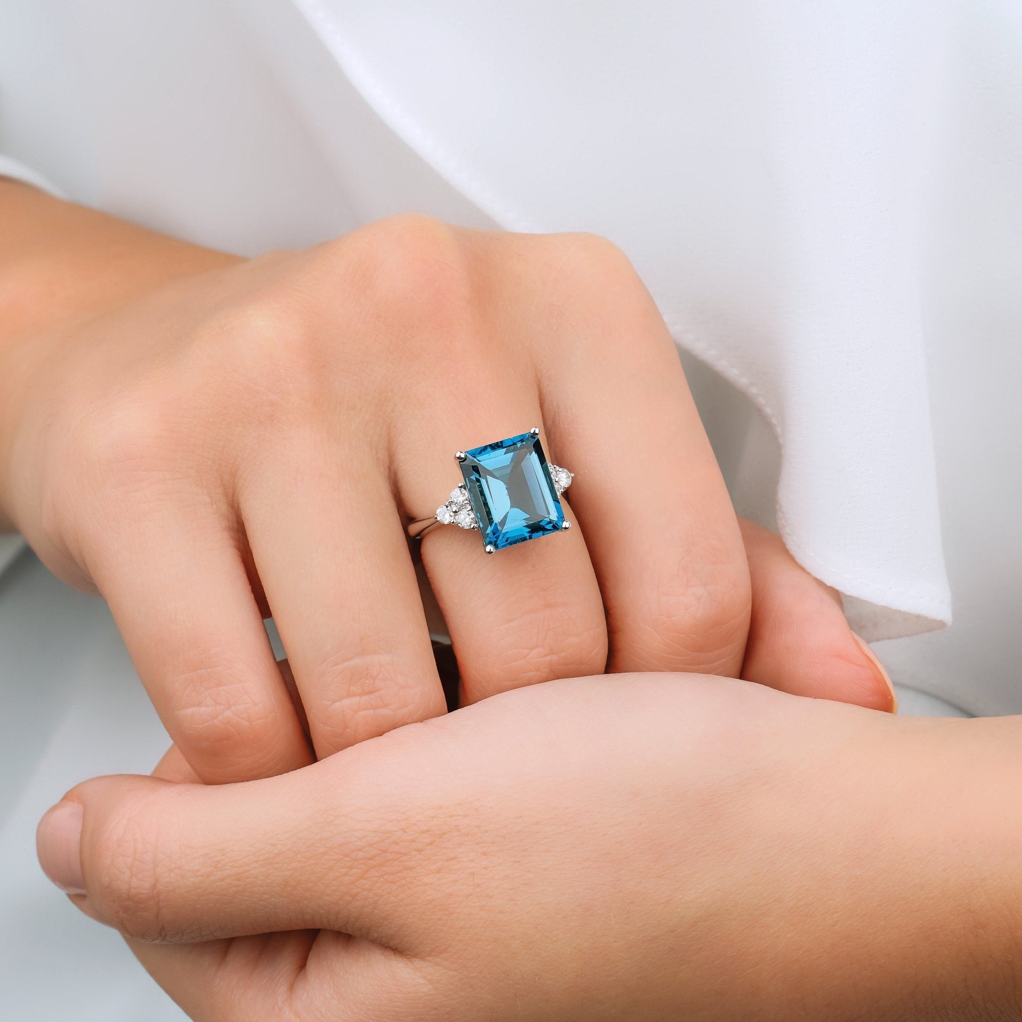 5.14 Karat London Blue Topaz Pırlantalı Yüzük - RNF0641 | Ronaff Pırlanta | Tektaş Yüzük, Pırlanta Yüzük, Kolye, Küpe