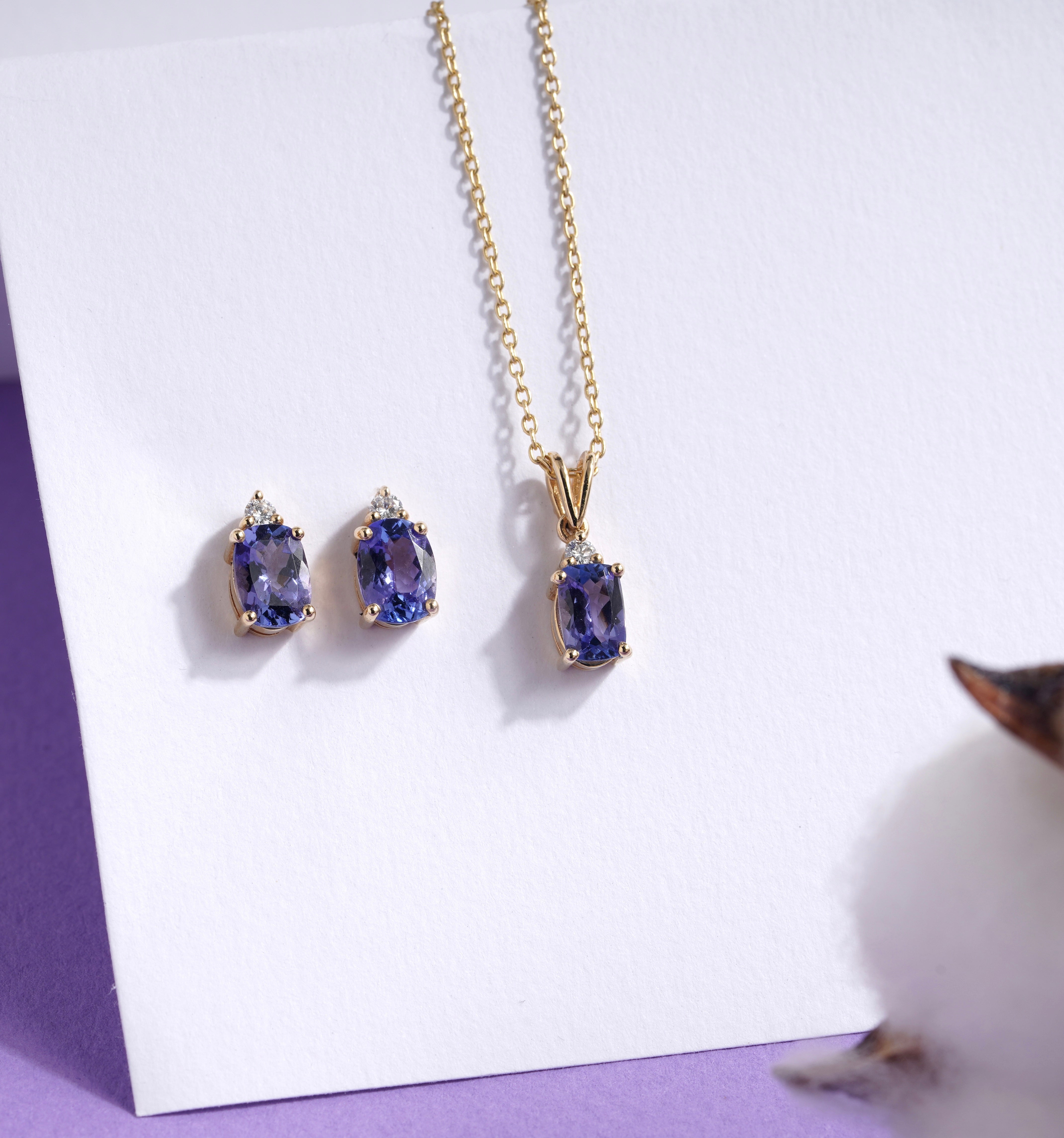 1.60 Karat Oval Tanzanit & 0.06 Karat Yuvarlak Kesim Pırlanta Küpe - RNF01034 | Ronaff Pırlanta | Tektaş Yüzük, Pırlanta Yüzük, Kolye, Küpe