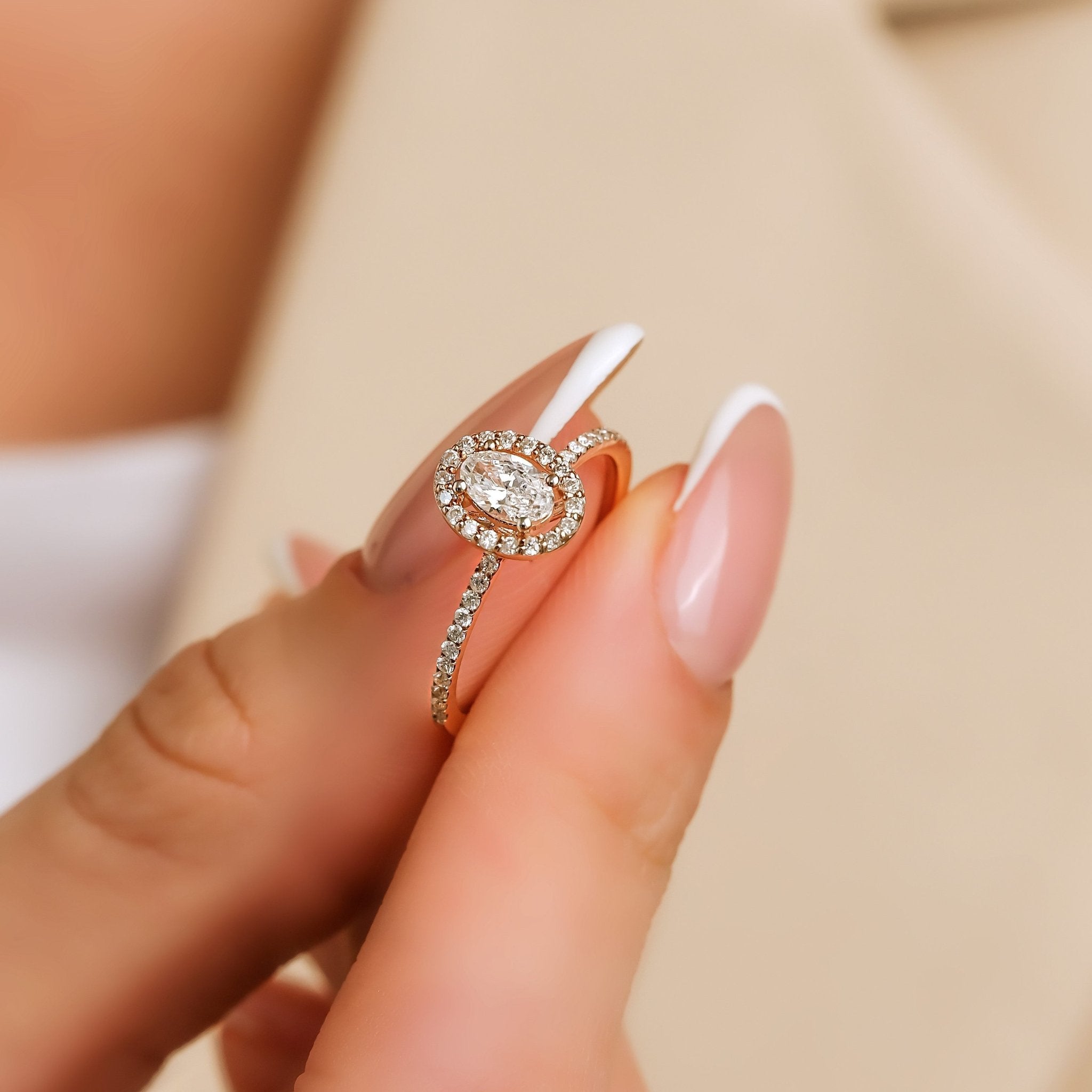 0.62 Karat Oval Kesim Halo Pırlanta Yüzük - RNF0647 | Ronaff Pırlanta | Tektaş Yüzük, Pırlanta Yüzük, Kolye, Küpe