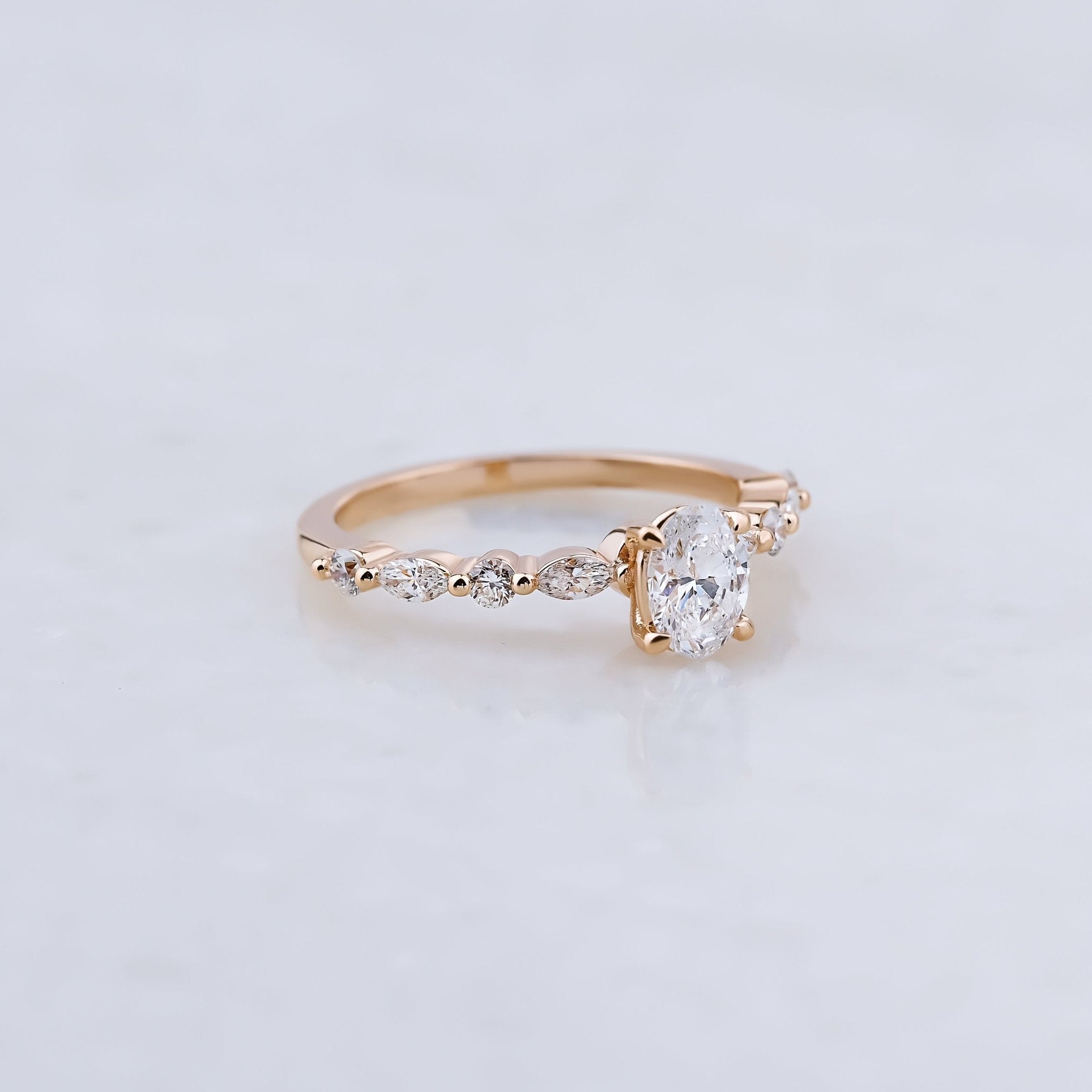 0.70 Karat Oval Kesim & 0.30 Karat Markiz Kesim & 0.12 Karat Yuvarlak Kesim GIA/HRD Sertifikalı Tektaş Pırlanta Markiz Kollu Yüzük - RNF0767 | Ronaff Pırlanta | Tektaş Yüzük, Pırlanta Yüzük, Kolye, Küpe