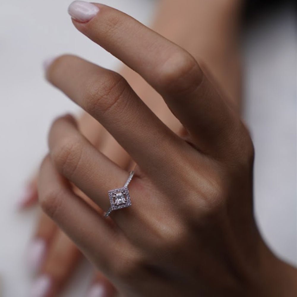 0.30 Karat Prenses & 0.34 Karat Yuvarlak Kesim GIA/HRD Sertifikalı Tektaş Pırlanta Yüzük - RNF0654 | Ronaff Pırlanta | Tektaş Yüzük, Pırlanta Yüzük, Kolye, Küpe