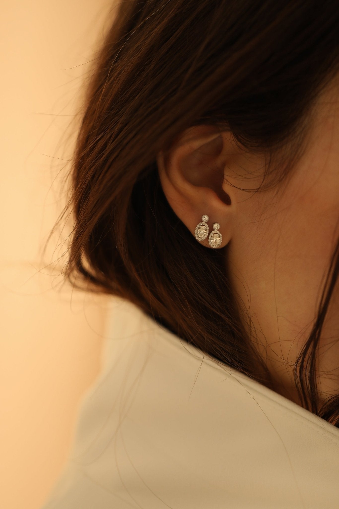 0.40 Karat Oval Kesim & 0.20 Karat Yuvarlak Kesim Pırlanta Küpe - RNF0679 | Ronaff Pırlanta | Tektaş Yüzük, Pırlanta Yüzük, Kolye, Küpe