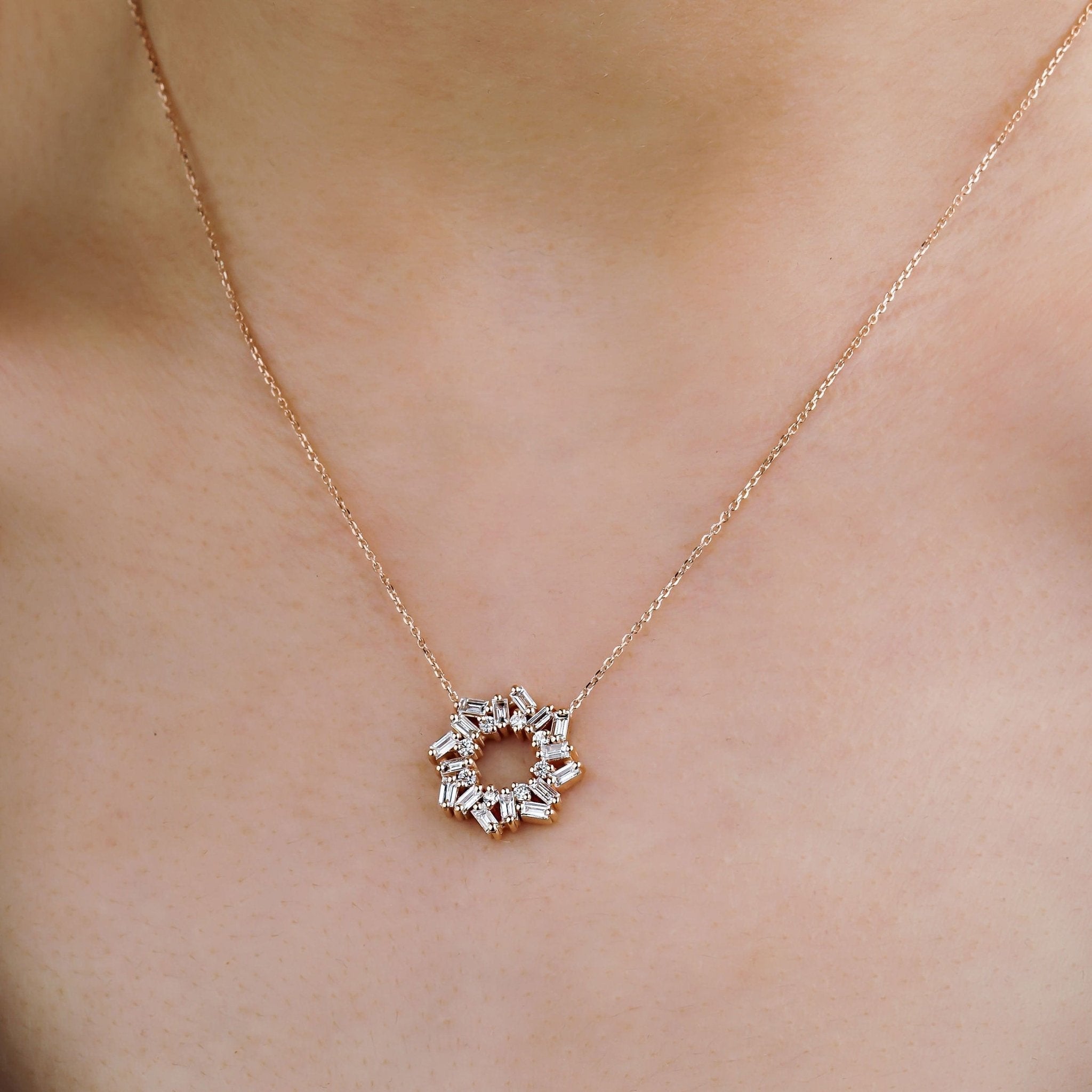 0.80 Karat Baget Pırlantalı Tasarım Kolye - RNF0378 | Ronaff Pırlanta | Tektaş Yüzük, Pırlanta Yüzük, Kolye, Küpe