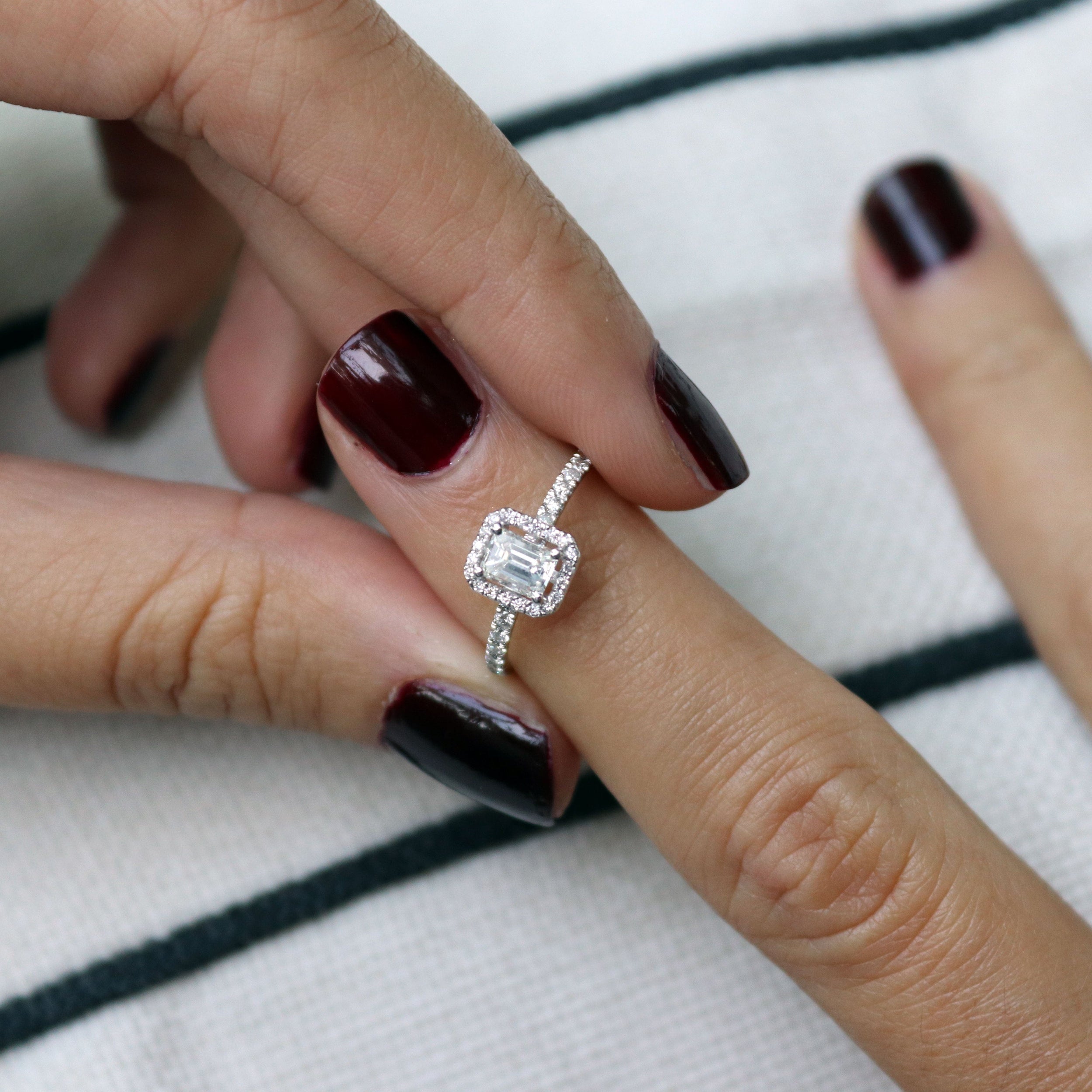 1.08 Karat Emerald Kesim GIA/HRD Sertifikalı Tektaş Pırlanta Yüzük - RNF0484 | Ronaff Pırlanta | Tektaş Yüzük, Pırlanta Yüzük, Kolye, Küpe