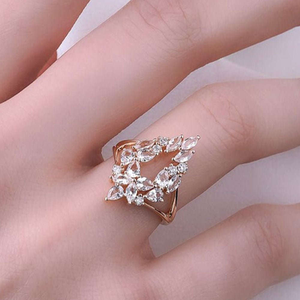 2.28 Karat Beyaz Safir ve Pırlantalı Tasarım Yüzük - RNF0531 | Ronaff Pırlanta | Tektaş Yüzük, Pırlanta Yüzük, Kolye, Küpe