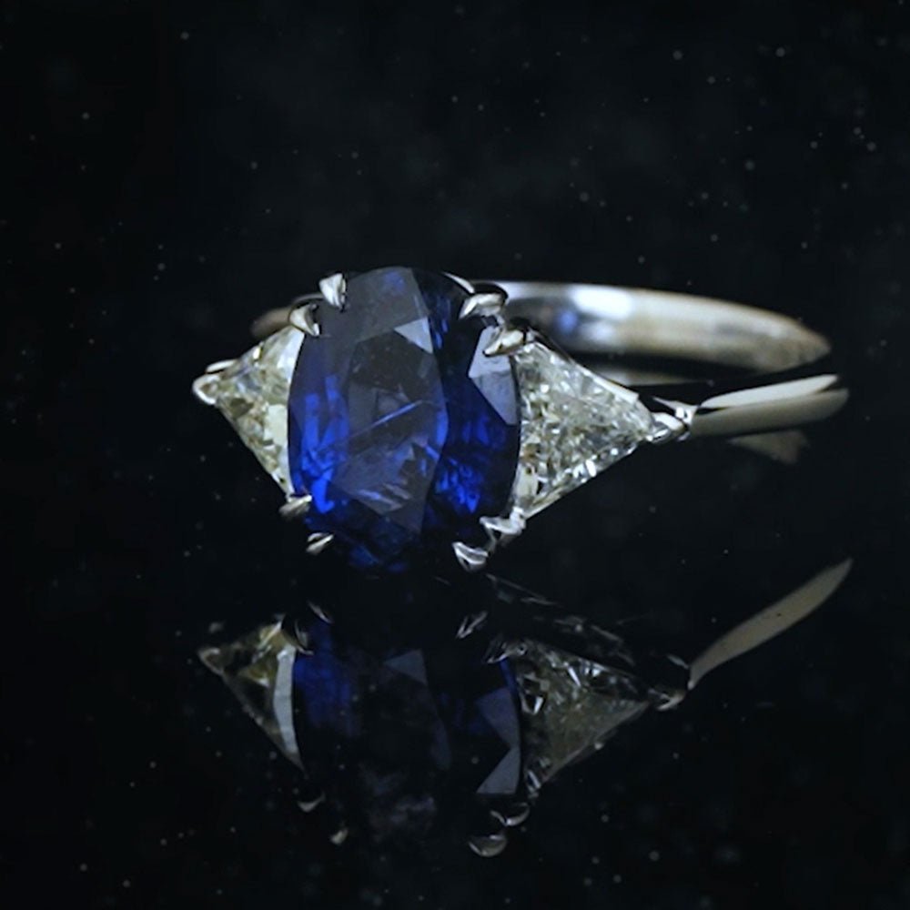 2.48 Karat Oval Kesim Safir & 0.25x2 Triangle Kesim Pırlantalı Tasarım Unique Yüzük - RNF0725 | Ronaff Pırlanta | Tektaş Yüzük, Pırlanta Yüzük, Kolye, Küpe