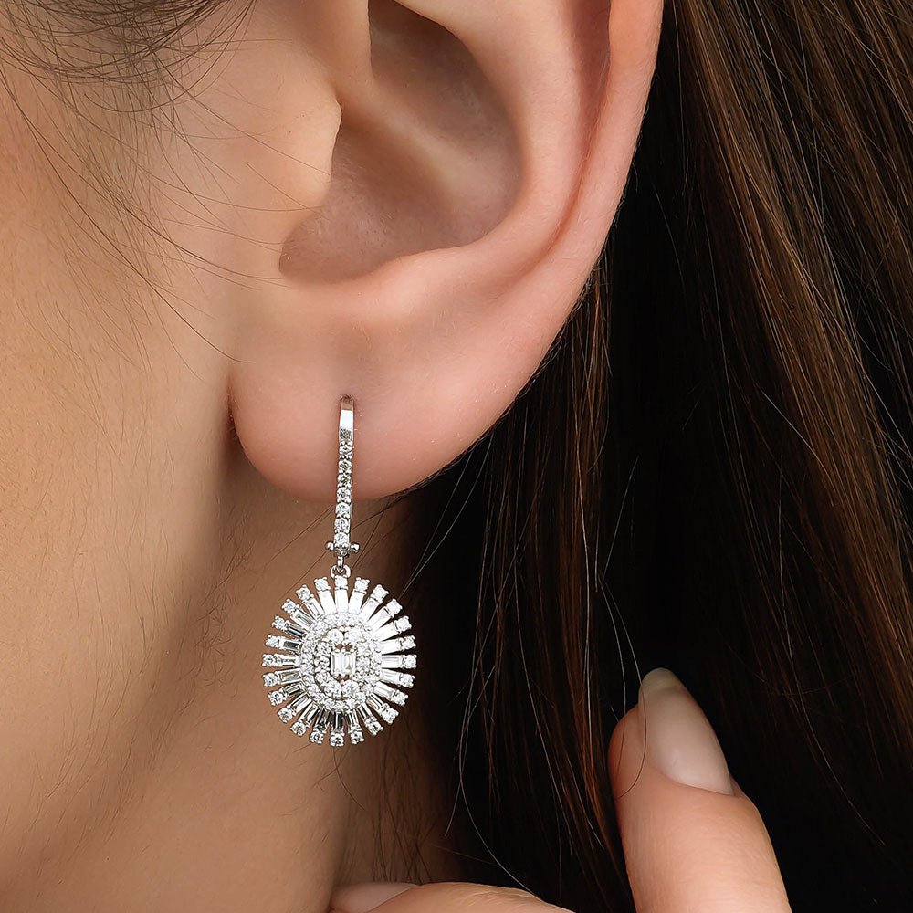 2.28 Karat Baget Pırlanta Sallantılı Küpe - RNF0662 | Ronaff Pırlanta | Tektaş Yüzük, Pırlanta Yüzük, Kolye, Küpe