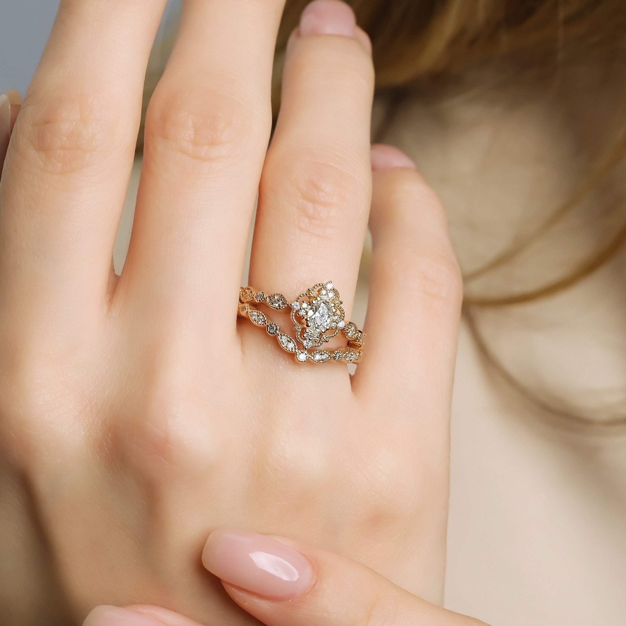 0.30 Karat Oval & 0.20 Karat Kenar Pırlantalı Tasarım Tektaş Yüzük - RNF0833 | Ronaff Pırlanta | Tektaş Yüzük, Pırlanta Yüzük, Kolye, Küpe