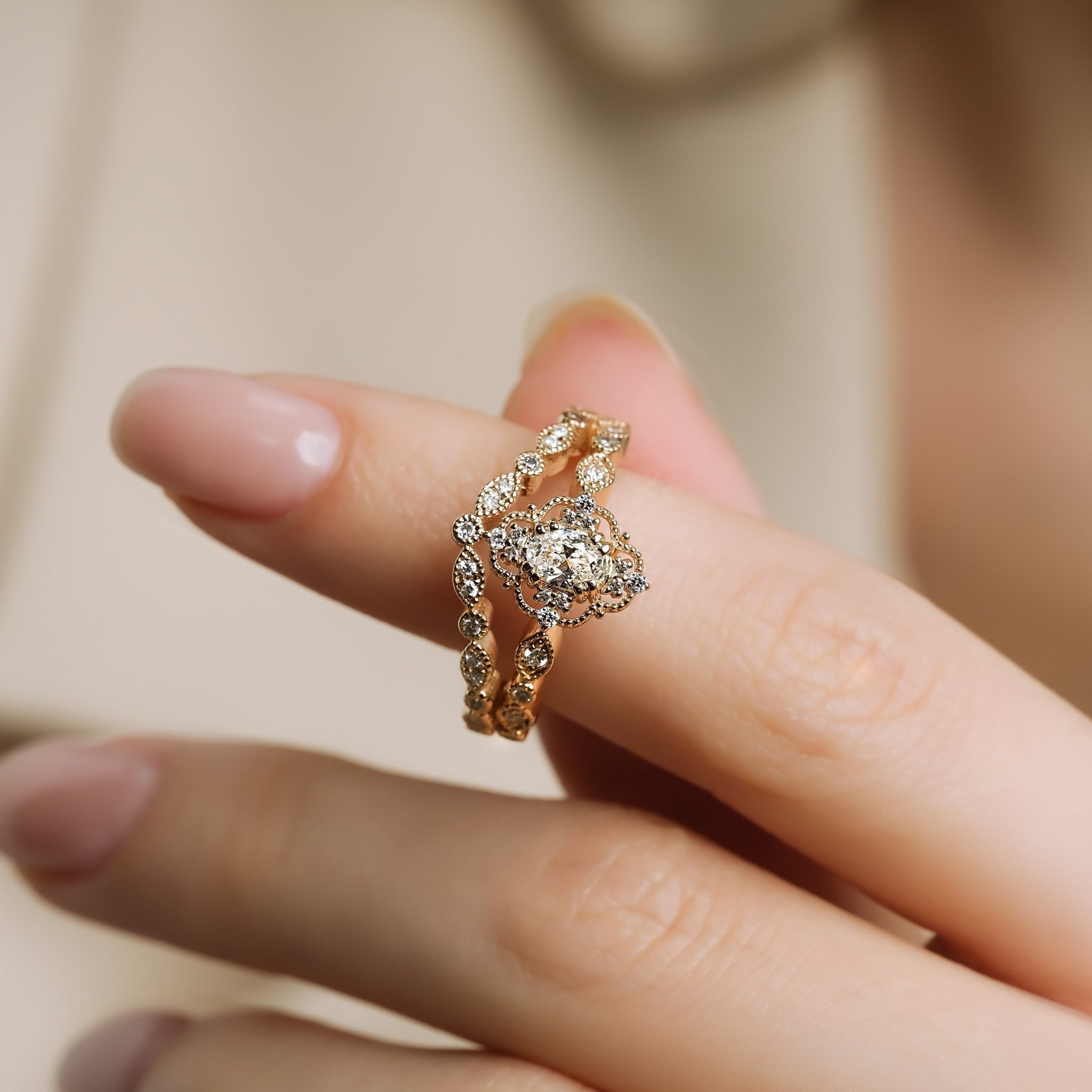 0.30 Karat Oval & 0.20 Karat Kenar Pırlantalı Tasarım Tektaş Yüzük - RNF0833 | Ronaff Pırlanta | Tektaş Yüzük, Pırlanta Yüzük, Kolye, Küpe