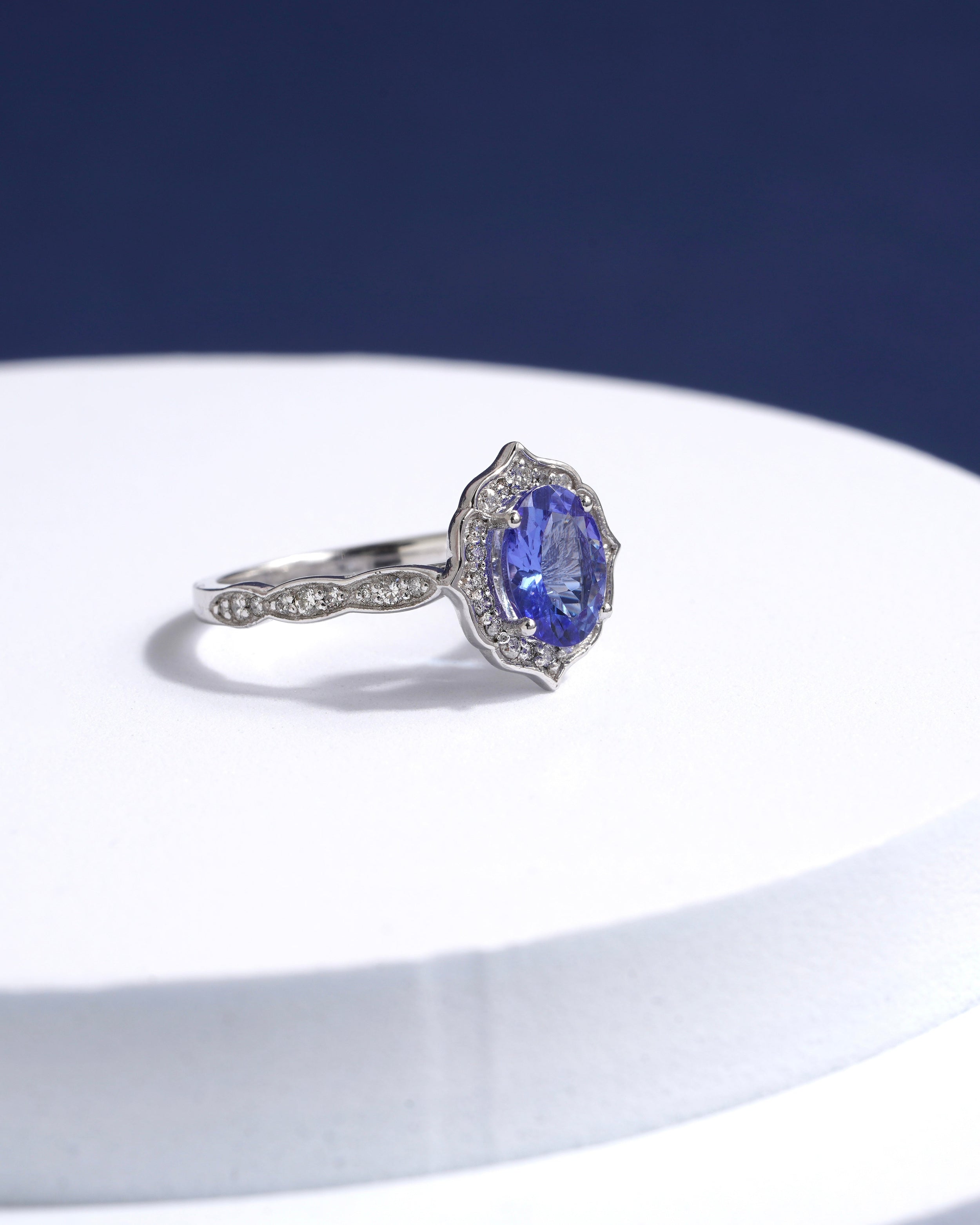 1.65 Karat Oval Tanzanit Pırlantalı Yüzük - RNF0313 | Ronaff Pırlanta | Tektaş Yüzük, Pırlanta Yüzük, Kolye, Küpe