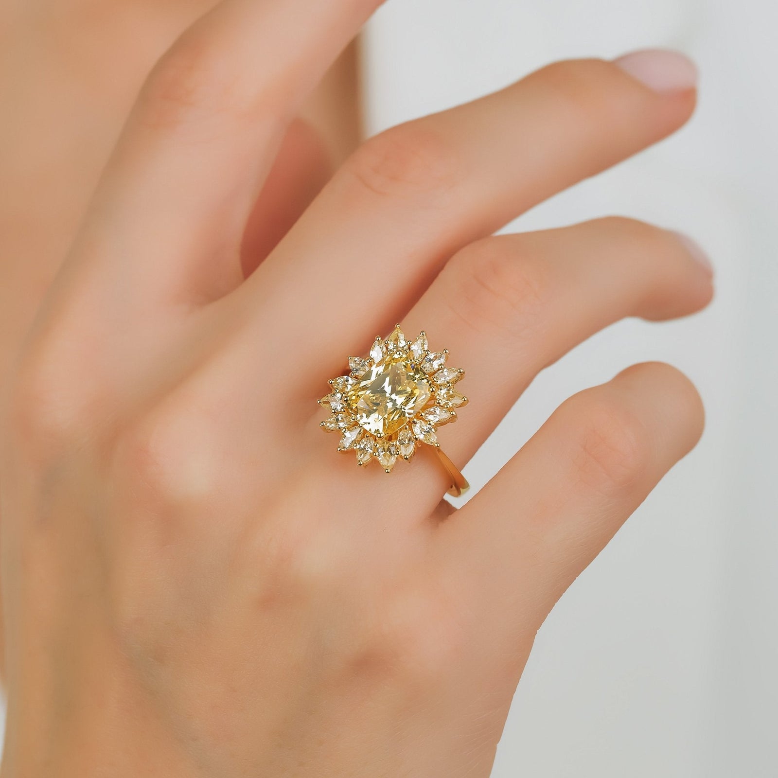 3.28 Karat Quartz & 1.28 Karat Sarı Safir Özel Tasarım Vintage Yüzük - RNF0814 | Ronaff Pırlanta | Tektaş Yüzük, Pırlanta Yüzük, Kolye, Küpe